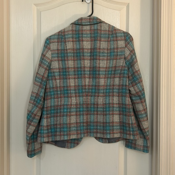 Talbots blazer. Very nice! Skiers print on interior. - Picture 3 of 5